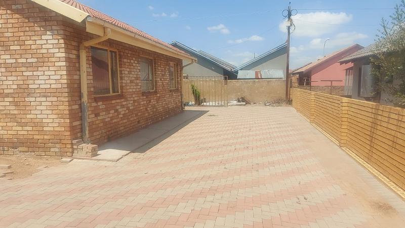 3 Bedroom Property for Sale in Mabopane North West